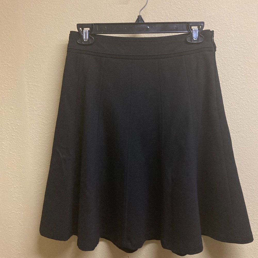 White House Black Market Flirty Ponte Black Skirt Size 4